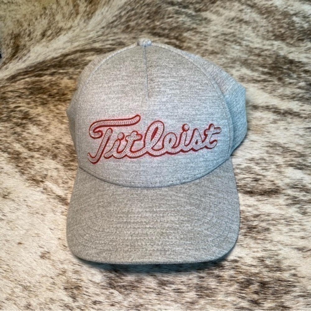 Titleist Men’s Grey Golf Athletic Hat One Size Fits Most